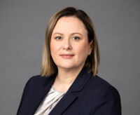 Maida Hedzic Schienen-Control